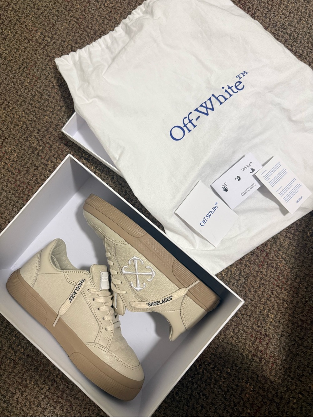 OFF-WHITE low vulcanized sneaker in beige leather